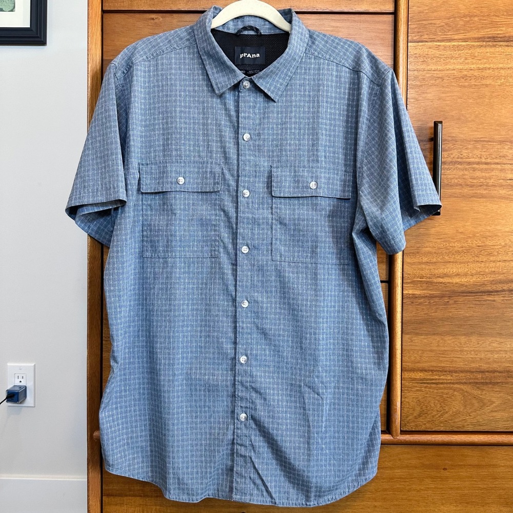 prAna Short Sleeve Button Down Medium Blue Excellent